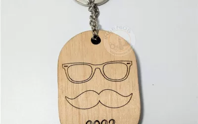 LLAVERO MADERA GRABADO LASER