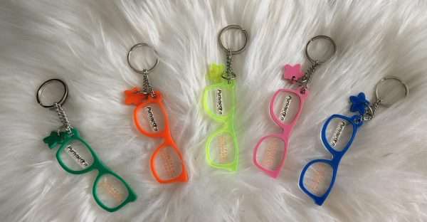 LLAVERO FORMA DE GAFAS PERSONALIZADO - Imagen 4