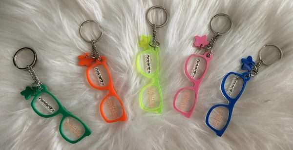 LLAVERO FORMA DE GAFAS PERSONALIZADO - Imagen 2